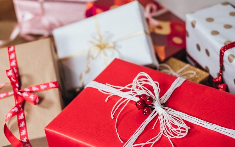 LUXE Gift Guide: The Best Intimate Gifts for Every Relationship Stage